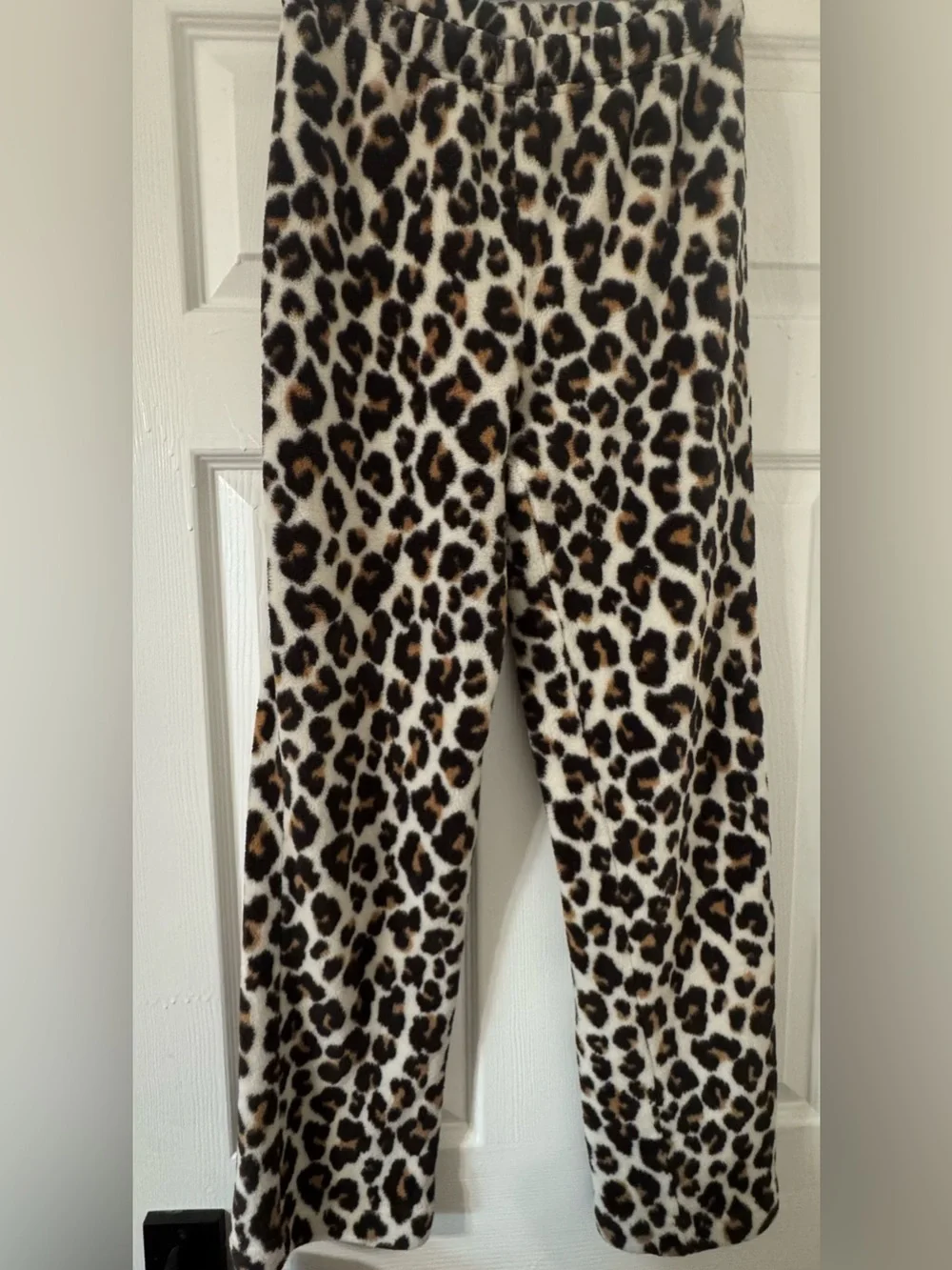 Tucker + Tate Leopard Print Fleece Robe & Pajama Pants - White, Black, Brown
